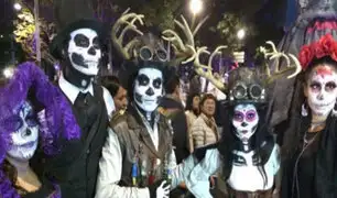 Se realiza el desfile de “Catrinas” en la Ciudad de México