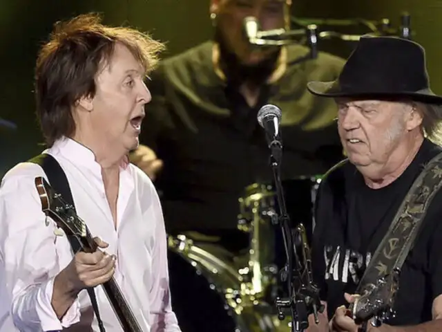 Paul McCartney y Neil Young tocaron juntos canciones de “The Beatles” en el Desert Trip