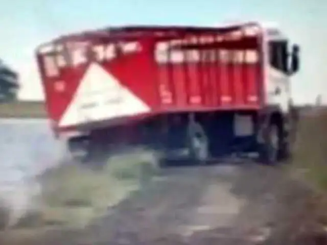 YouTube: Nada iba a salvar este camión de un fatal accidente, pero esto ocurrió [VIDEO]