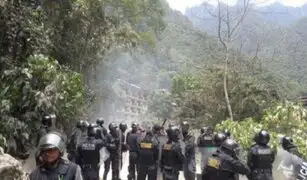 Cusco: un policía herido dejó segundo día de paro en Machu Picchu