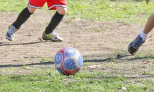 Explosivo oculto dentro de una pelota de fútbol mata a un niño