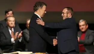 Gobierno colombiano y las FARC firman nuevo acuerdo de paz