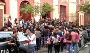 Alumnos desatan violencia en Universidad Federico Villarreal