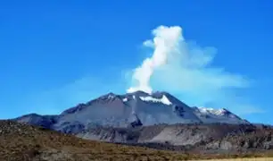 Arequipa: registran nueva explosión y emisión de cenizas en el Volcán Sabancay