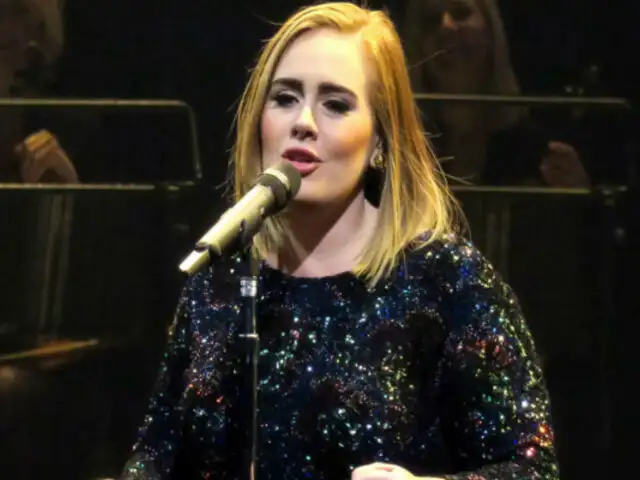 Adele confesó que padeció depresión posparto