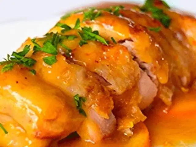 Aprende a preparar pollo a la naranja con esta rica y fácil receta