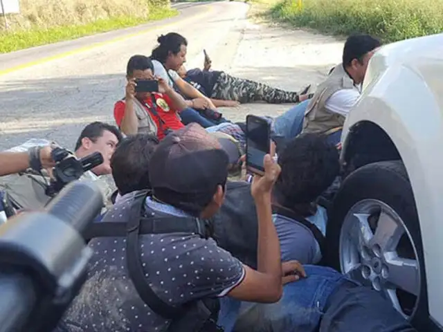 VIDEO: periodistas quedan atrapados en medio de feroz balacera