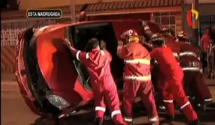 Auto terminó volcado tras accidente en Pueblo Libre