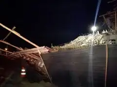 Piura: puente en construcción se desploma y deja ocho heridos