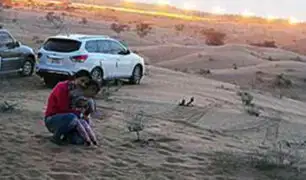 Las felices vacaciones de esta familia se convirtieron en pesadilla al tomarse esta foto en el desierto