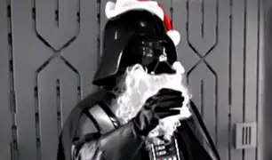 Darth Vader hace el trabajo de Papa Noel