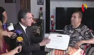 Ministro de Cultura entrega reconocimiento al ‘Gordo Casaretto’