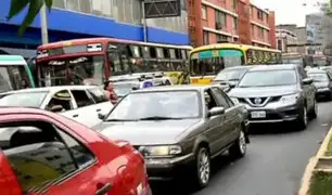 Centro de Lima: congestión vehicular se incrementa a pocos días de la Navidad
