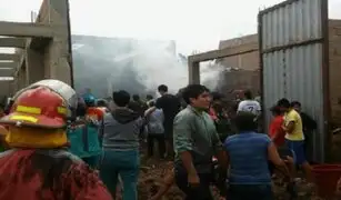Incendio consumió fábrica de colchones en Cajamarca