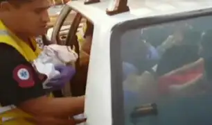 Mujer dio a luz dentro de un auto en plena Vía de Evitamiento