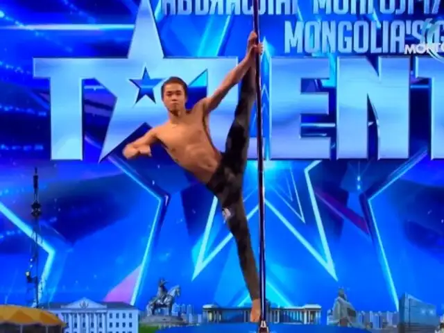 Mongolia: joven arrasa en programa de talentos con coreografía de pole dance