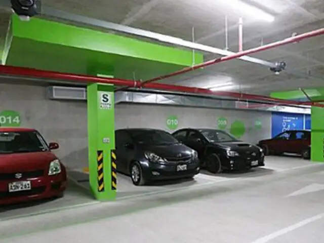 Miraflores: moderno estacionamiento subterráneo empezó a  funcionar hoy