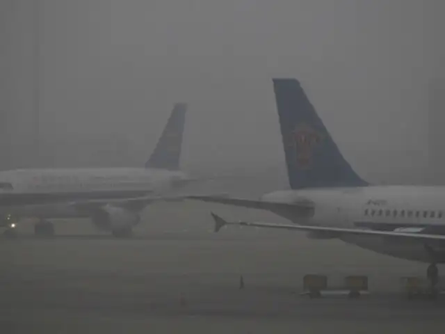 China: cierran aeropuerto y autopistas por grave contaminación