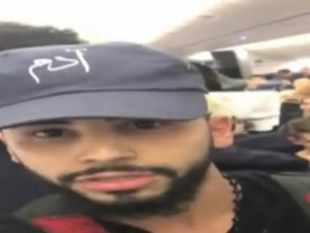 Youtuber es expulsado de avión por hablar árabe