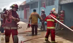 Ate: Bomberos controlaron incendio en vivienda de Salamanca