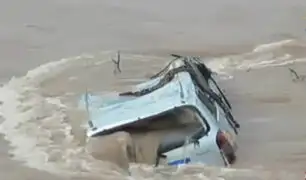 Chanchamayo: auto fue arrastrado por aguas del río Perené