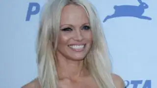 FOTOS: Sexy Pamela Anderson sorprende a admiradores con nuevo rostro