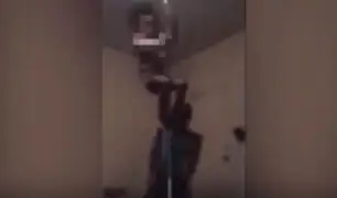 VIDEO: obliga a su pequeña hija a aprender 'pole dance'