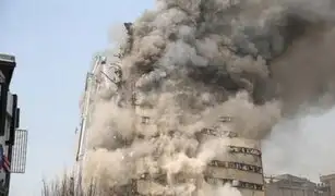 Irán: más de 30 bomberos muertos por colapso de edificio