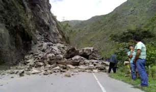 Carretera Central: tránsito restringido por lluvias y caída de piedras