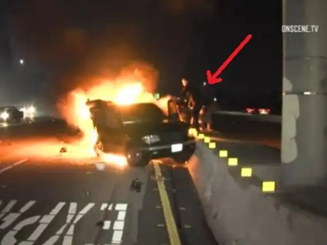 Camarógrafo que filmaba caos vehicular termina salvando a conductor