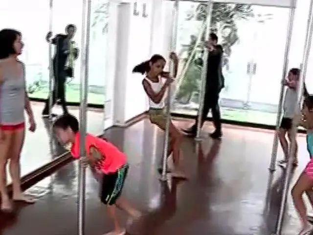 Los niños también pueden aprender "Pole Dance"