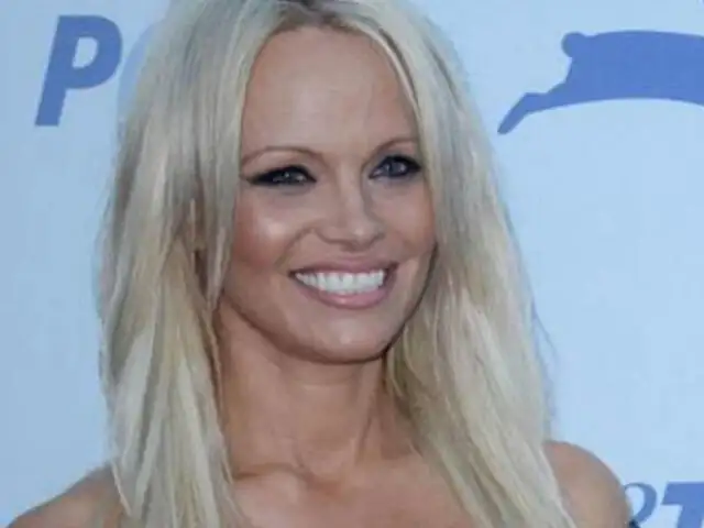 FOTOS: Sexy Pamela Anderson sorprende a admiradores con nuevo rostro
