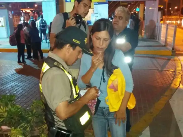 Detienen a mujer que ofrecía tarjetas con saldo ilimitado para viajar en el Metropolitano
