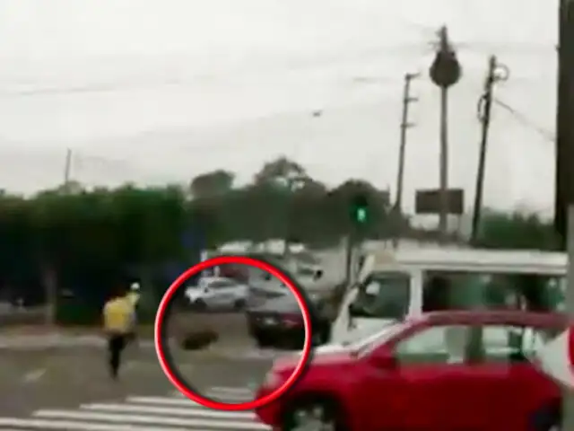 La Molina: taxista atropella a dos policías y se da a la fuga