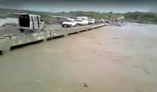 Puente en Piura a punto de colapsar por crecida del río Chira