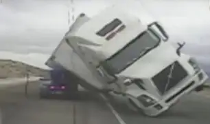 EEUU: intensas ráfagas provocan volcadura de camión