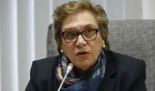 Partido oficialista pide renuncia de ministra Ana María Romero
