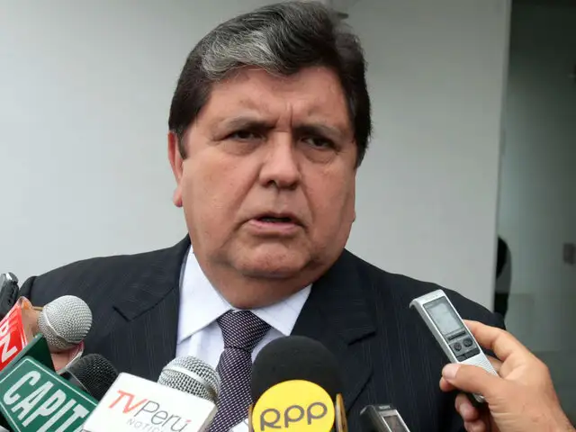 Alan García llegó al Perú y anuncia que acudirá a Fiscalía