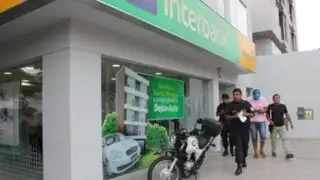 Asaltan agencia bancaria dentro de supermercado en El Agustino