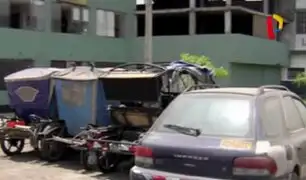 El Agustino: vehículos abandonados en exteriores de comisaría