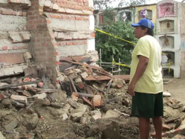 Cañete: huaico en el distrito de Asia dañó cementerio