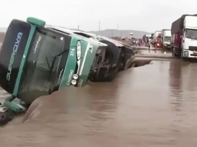 Ica: bus interprovincial fue arrastrado por aguas del río Tingue