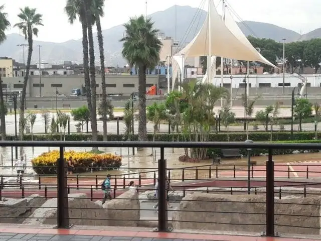 Parque la Muralla se inundó tras desborde del río Rímac