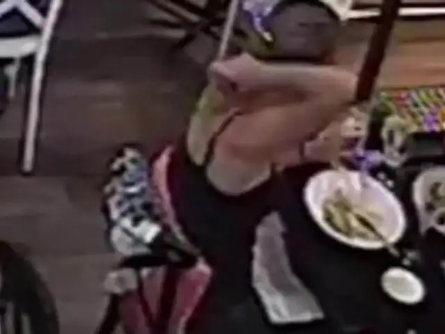 VIDEO: colocó un pelo en su plato para no pagar la cuenta