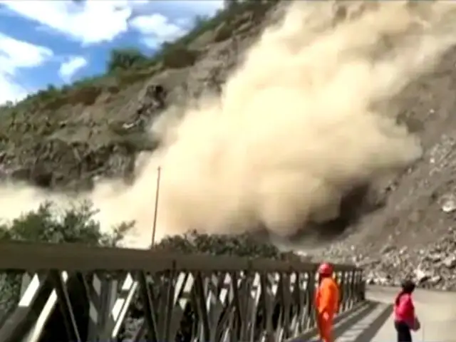 Ancash: caída de rocas provoca el cierre de vía Huari –Huaraz