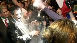 Arrojan harina en la cara a un candidato a la presidencia de Francia