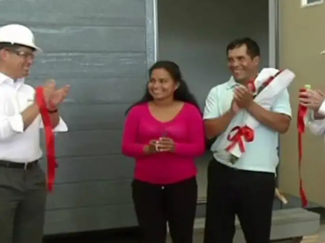 Evangelina Chamorro recibió las llaves de su nueva casa