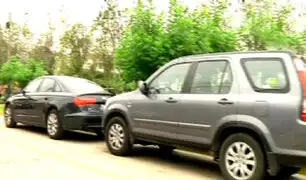 San Isidro: malos conductores estacionan sus vehículos en zonas prohibidas