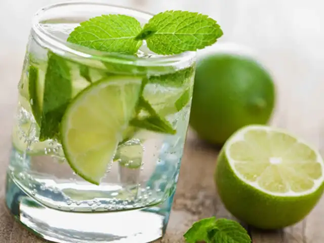 Agua con limón: la clave para evitar diversas enfermedades