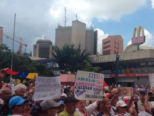 “Macha de los abuelos” recorre principales calles de Venezuela